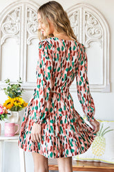 Robe imprimée à col en V et manches longues à volants